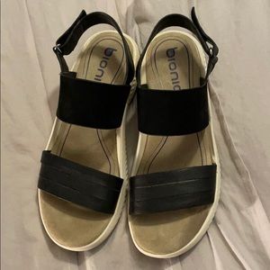 Bionico Sandals